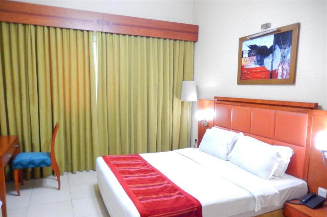 Wescott Pearl Hotel Apartments ดูไบ ภายนอก รูปภาพ