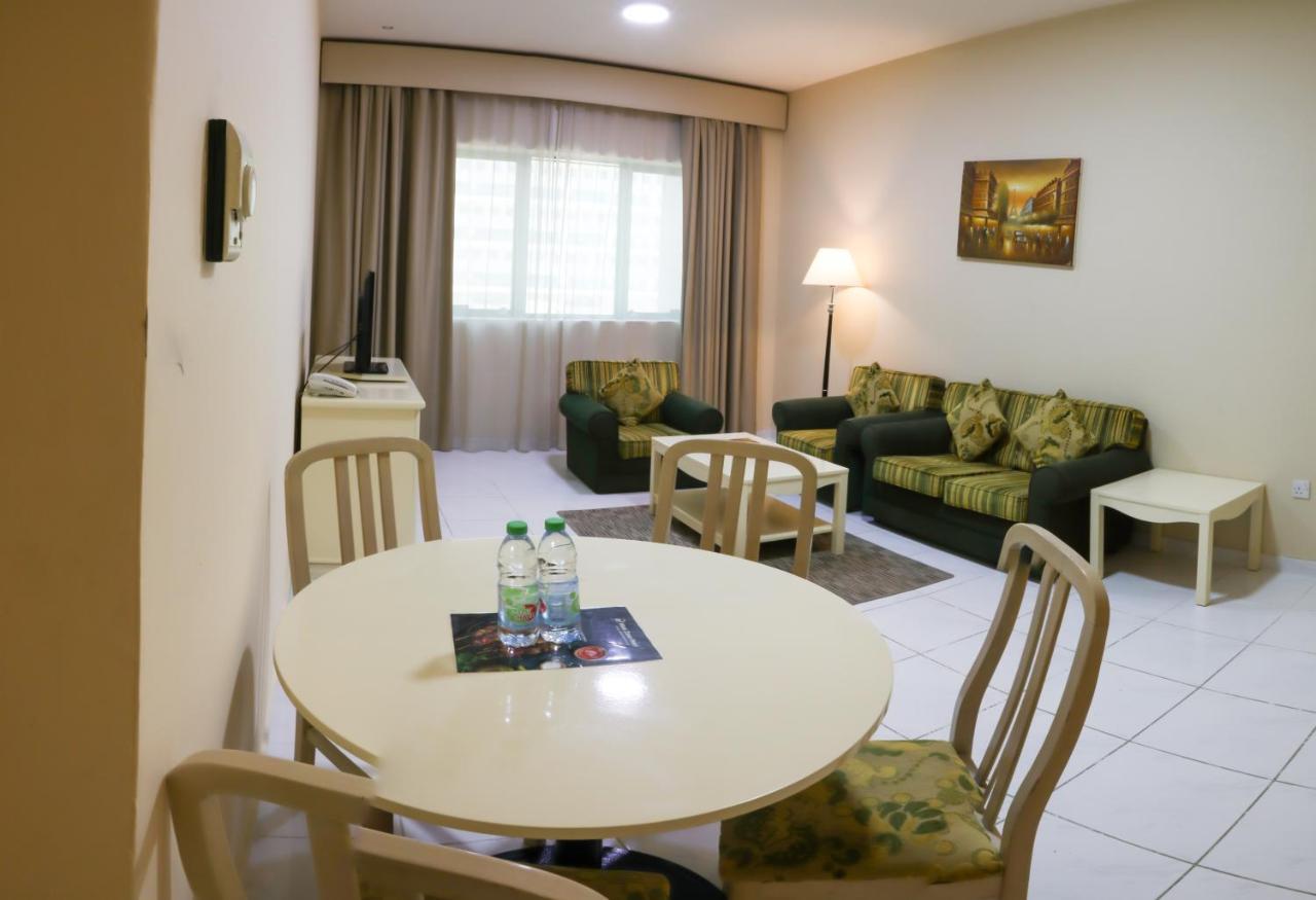 Wescott Pearl Hotel Apartments ดูไบ ภายนอก รูปภาพ