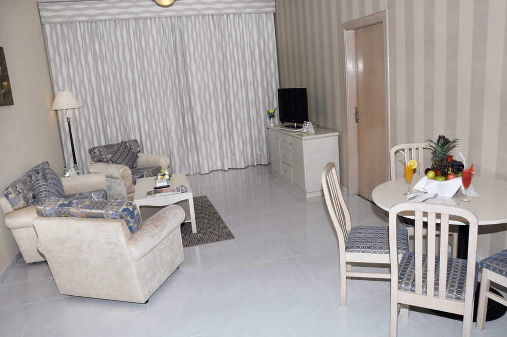 Wescott Pearl Hotel Apartments ดูไบ ภายนอก รูปภาพ